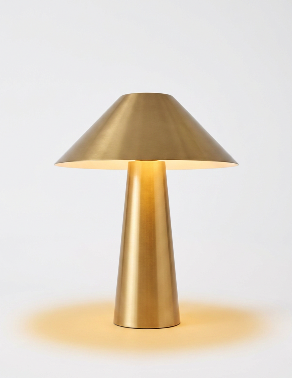 Atelierée Perth Brushed Aged Brass Table Lamp | Luxury Designer Bedside & Living Room Light