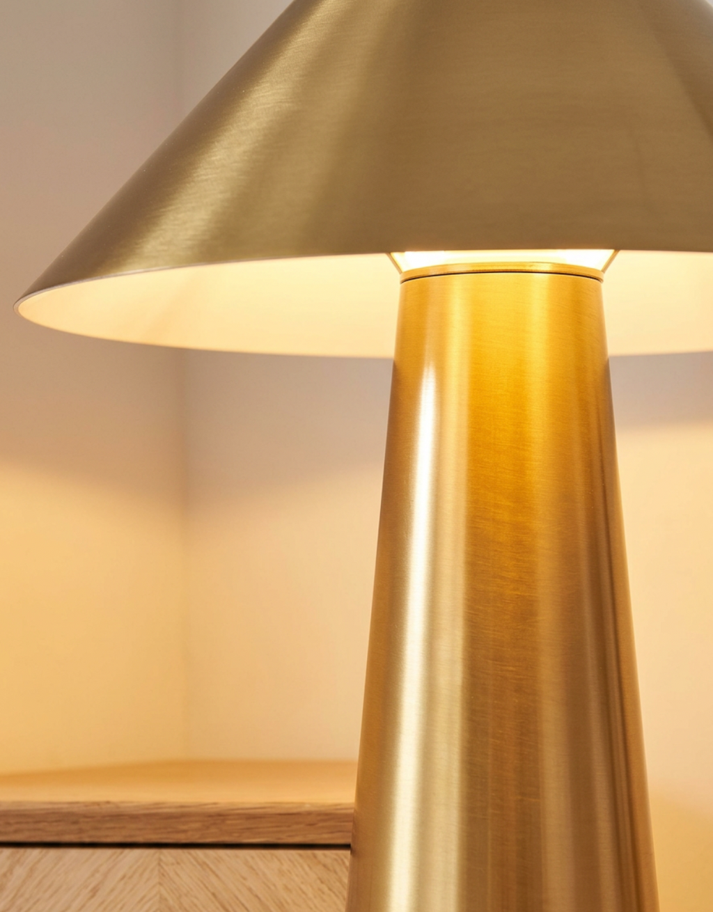 Atelierée Perth Brushed Aged Brass Table Lamp | Luxury Designer Bedside & Living Room Light