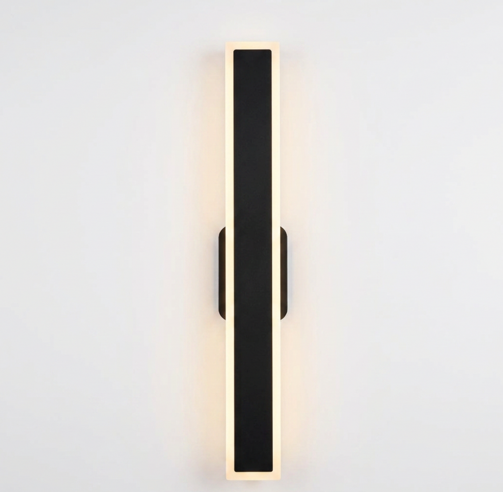 Atelierée Modern Linear Exterior Wall Light with Integrated LED
