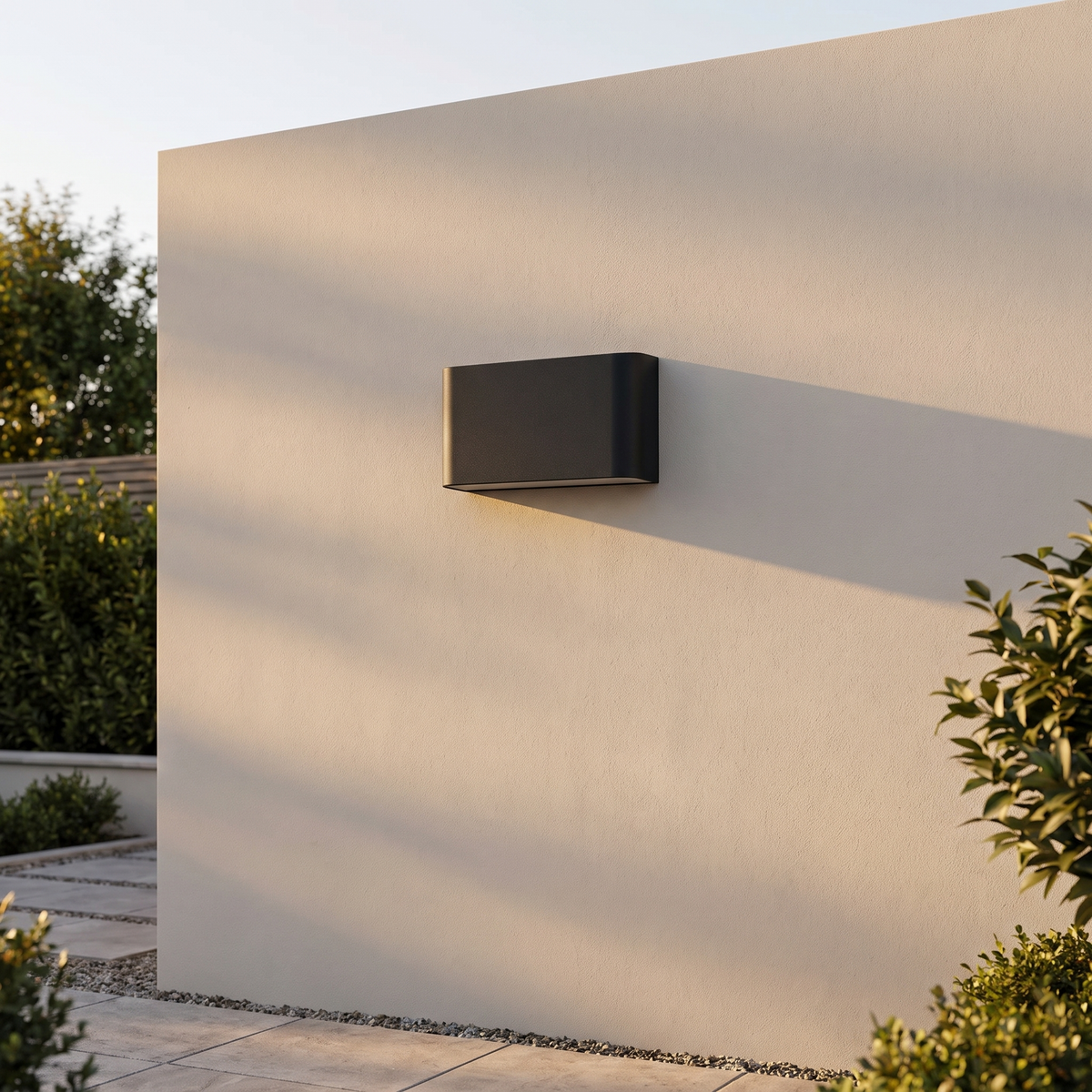 Atelierée modern outdoor wall light, cylindrical body detail