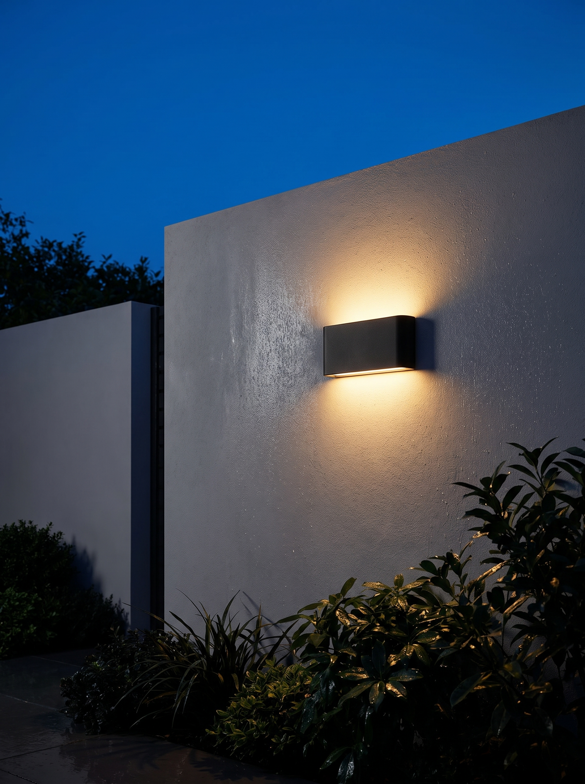 Atelieree lifestyle image: Built For Outside