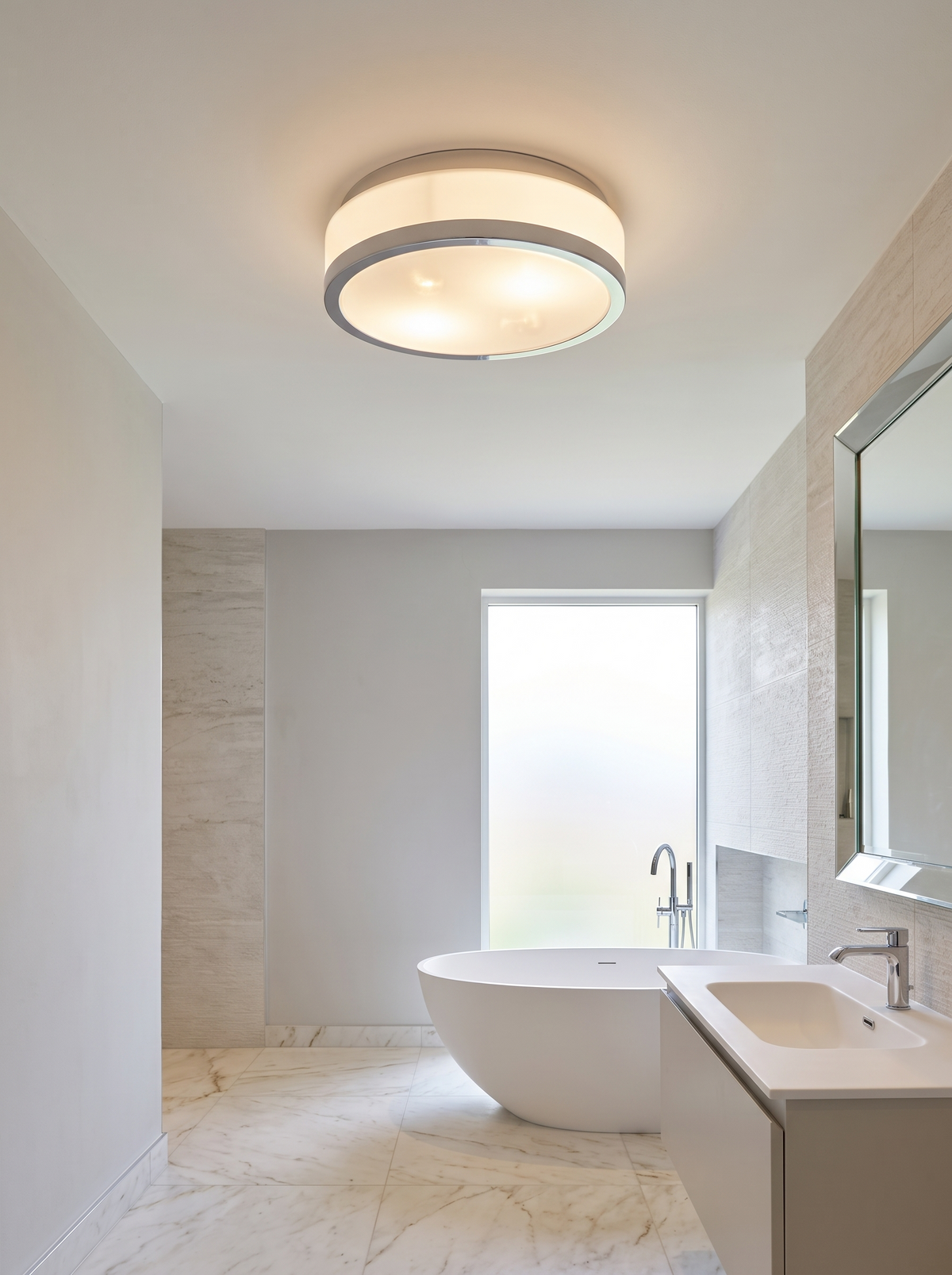 Atelieree lifestyle image: Soft Light, No Glare